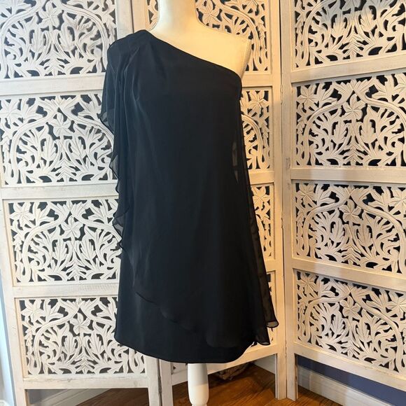 Bisou Bisou Dresses & Skirts - Bisou Bisou Black One-Shoulder Dress Sz 6